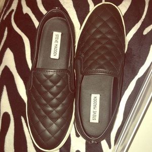 Steve Madden slip ons
